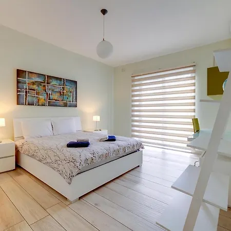 Stylish 3 Bedroom In St Julians