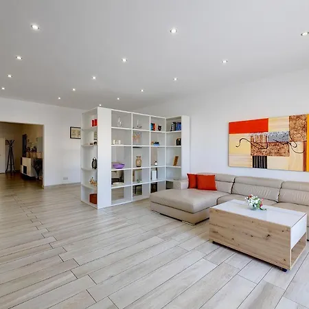 Stylish 3 Bedroom In St Julians Апартаменты *