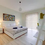 Stylish 3 Bedroom In St Julians