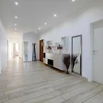 Stylish 3 Bedroom In St Julians * San Giuliano