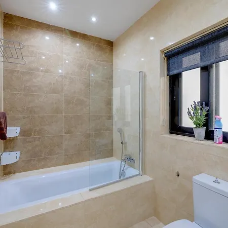 Stylish 3 Bedroom In St Julians *