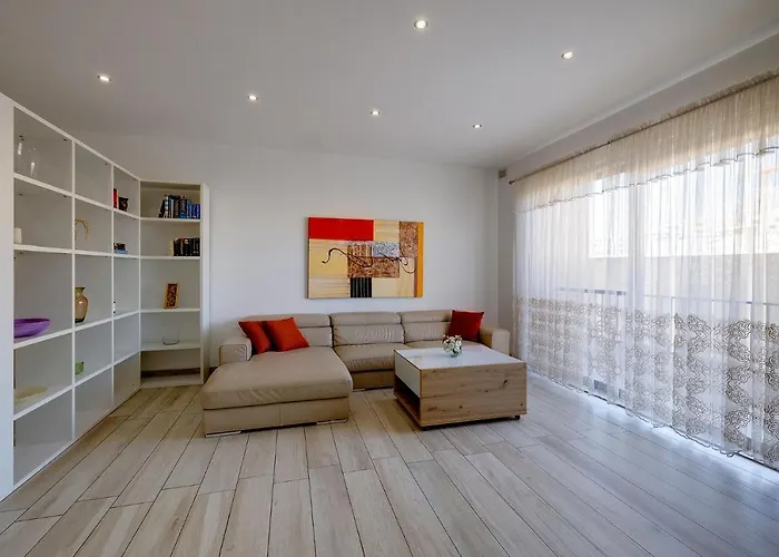 Apartment Stylish 3 Bedroom In St Julians