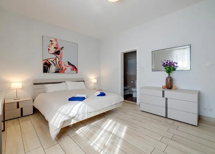 Stylish 3 Bedroom In St Julians Apartment Saint Julian's