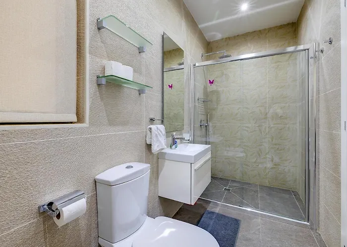 Apartment Stylish 3 Bedroom In St Julians *