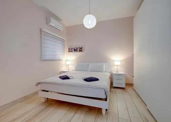 Apartment Stylish 3 Bedroom In St Julians Saint Julian's